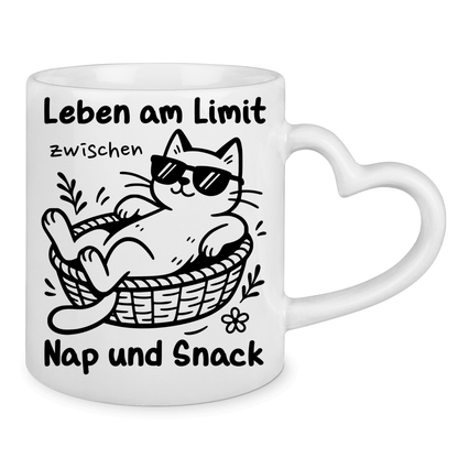 Tasse mit Herzhenkel Leben am Limit zwischen Nap und Snack
