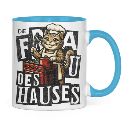 Tasse zweifarbig Die Frau des Hauses - Katze am Kochen