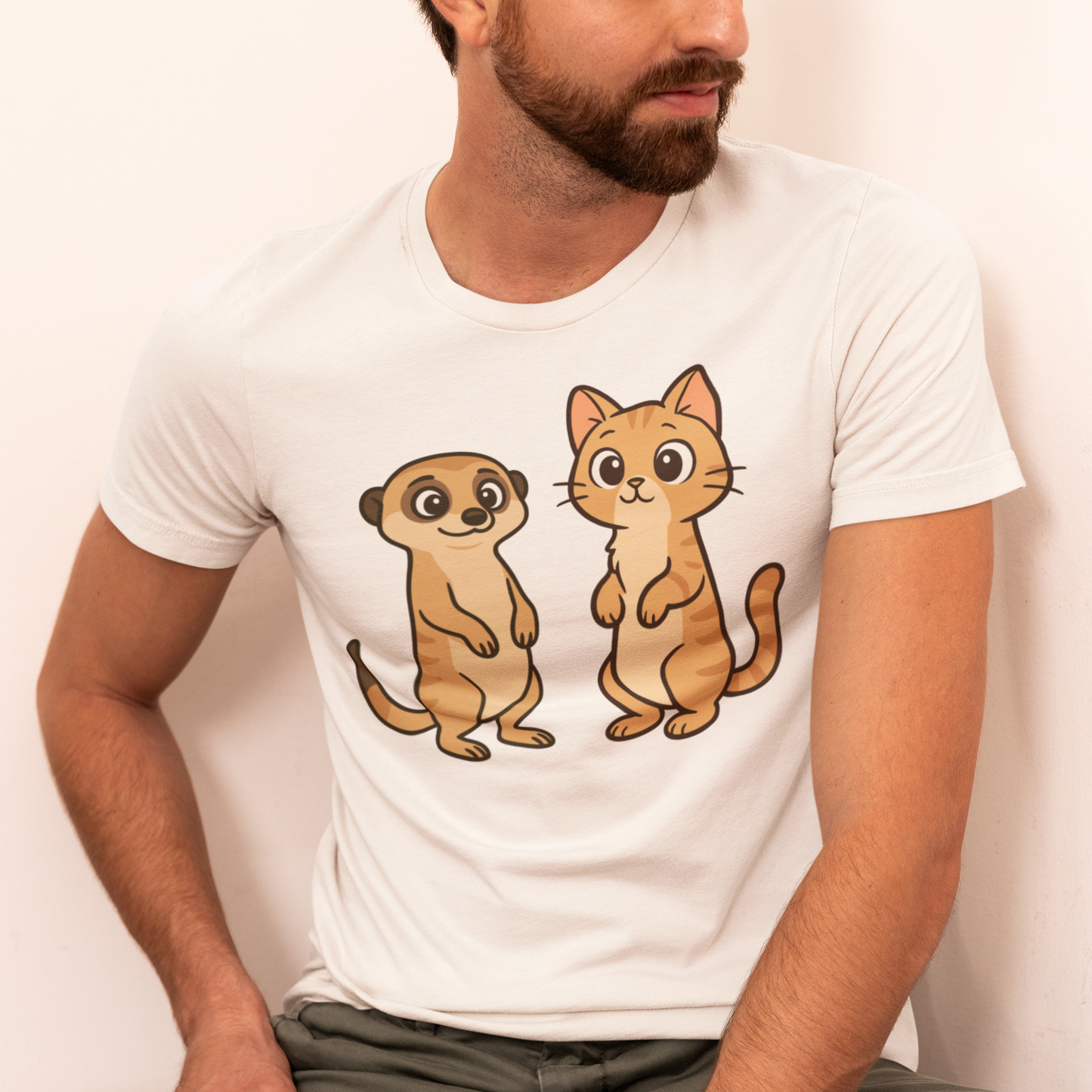 Herren T-Shirt Personalisiert - Stehende Katze mit Erdmännchen, sarkastisch