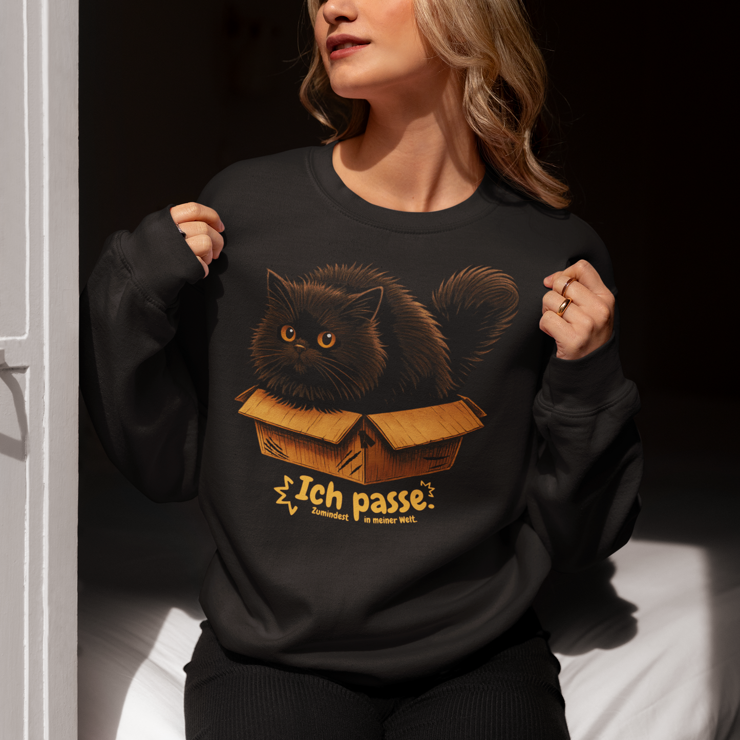 Damen Sweatshirt Ich passe. Zumindest in meiner Welt. Katze in Karton