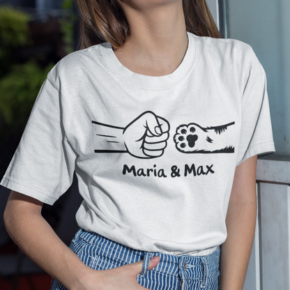 Damen T-Shirt Personalisiert - Frau und Katze Fistpump mit Namen