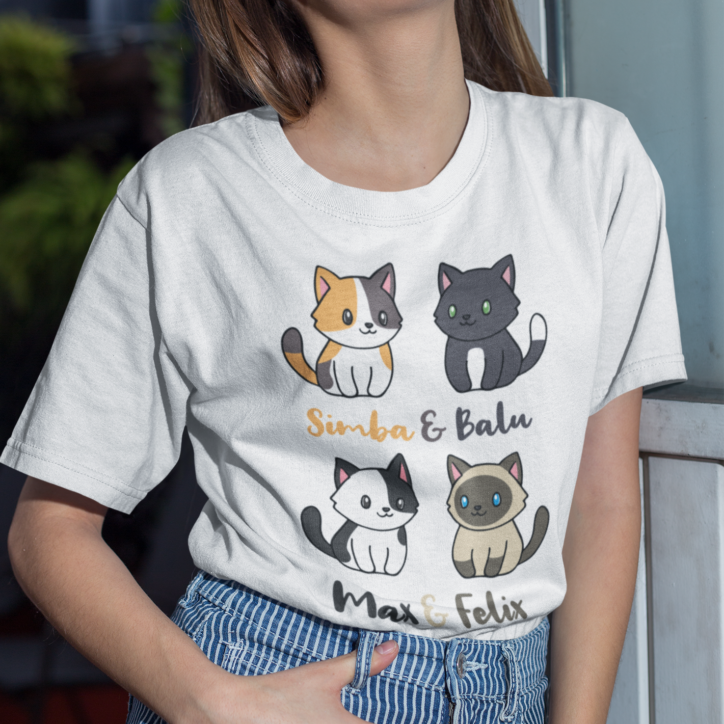 Damen T-Shirt Personalisiert - Vier Individuelle Cartoon Katzen mit Namen